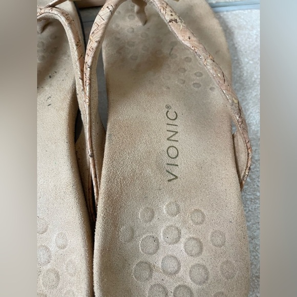 Vionic Bow Thong Sandals - Bella in Gold Cork, women’s; size 9 - Picture 3 of 6